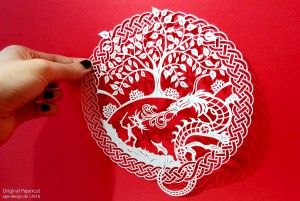 Papercut: »Fighting the Dragon«